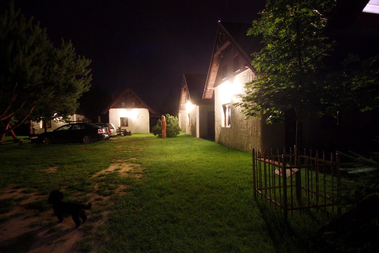 Villa Osada Pod Czerwonym Debem - Czarny Mlyn Jastrzębia Góra Exterior foto