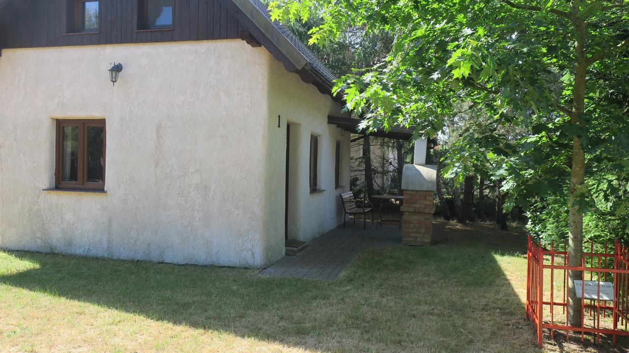 Villa Osada Pod Czerwonym Debem - Czarny Mlyn Jastrzębia Góra Exterior foto